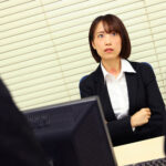 「足/脚」 パンストM字拘束で部下たちに屈服するまで何度もイキ潮を吹かされた美脚女上司 『FANZA』