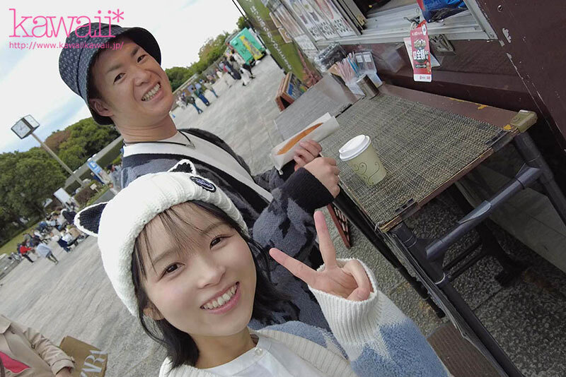 「足/脚」 性癖ドストライクなロリセフレと3年ぶりに再会 相変わらず見...