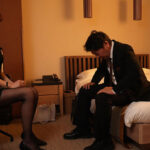 「足/脚」 フライト遅延に激怒した悪質VIP客との蒸れ足舐めしゃぶり粘着性交に堕ちたファーストクラス美脚CA 佐野ゆま 『FANZA』