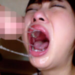 「足/脚」 ま●こパカパカ開く性処理仕様の天然ヤリマン美少女いちかちゃん 普通のエッチじゃ物足りない！とほざくから子宮ガンガン突きまくって中出し逆流輪● 『FANZA』