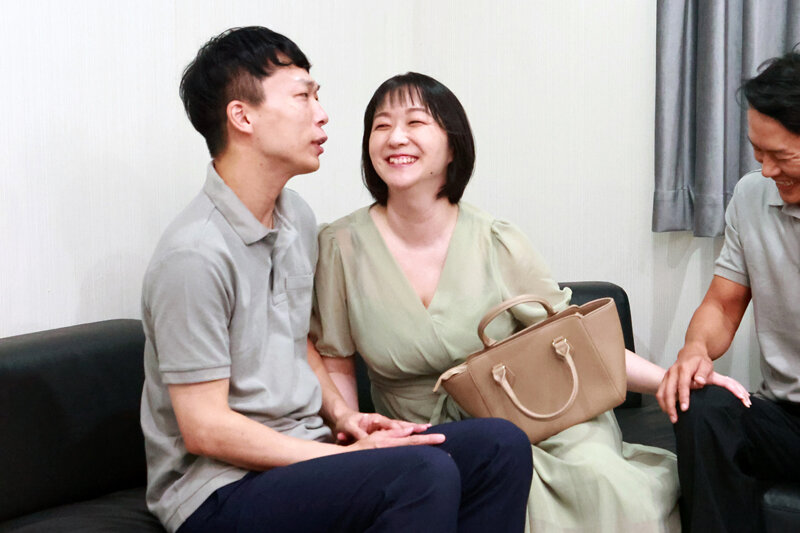 「足/脚」 ムチムチ爆乳妻を狙う媚薬エステマッサージ（3）～無理やり淫...