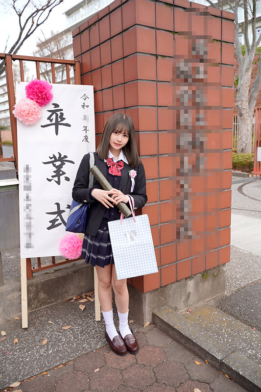 「足/脚」 【新18】卒業したばかりの彼女【初ラブホ】 『FANZA』