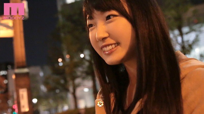 「足/脚」 出会えたら100％セックスできる神・美少女発掘！！上京1年...