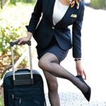 「足/脚」 変態キャビンアテンダント 欲望が爆発し調教を志願してきた美人マゾCAの恥態 都月るいさ 『FANZA』