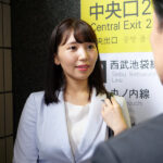 「足/脚」 巨乳妻不倫 出張と嘘をついて接吻不倫旅行に出掛ける妻 美丘さとみ 『FANZA』