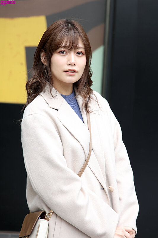 「足/脚」 素人妻が一般大学生の自宅にコンドーム1つ渡され一泊一度のゴ...