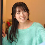 「足/脚」 突然の侵入者から生挿入！地に足を付けられない浮きっぱなし空中FUCKで屈辱イキした敏感新妻は中出しも拒めない 『FANZA』