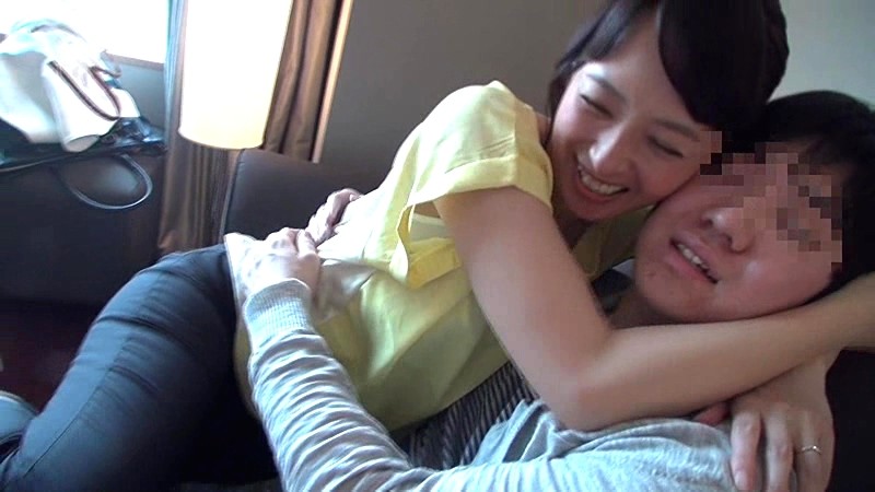 「足/脚」 仕事を休んで、息子よりも若いアオクサ童貞ち○ぽこに舌鼓（し...