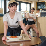 「足/脚」 「お待たせしましたお客様、スマイルカフェです」接客中は何をされても常に笑顔の、顧客満足度最高水準のカフェ店員に密着 『FANZA』