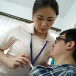 「足/脚」 入院中にオナニーしようとしたらナースが邪魔しに来る！？金玉パンパン、我慢させられ、食べ頃になった俺のチ○ポ。デカ尻で誘惑して、パクッと食べて大量ザーメン発射に歓喜のエロナース！！ 『FANZA』