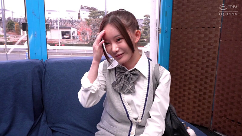 「足/脚」 ペロマンクンニ我慢対決！親友J〇が挑戦する‘3回イったら負...