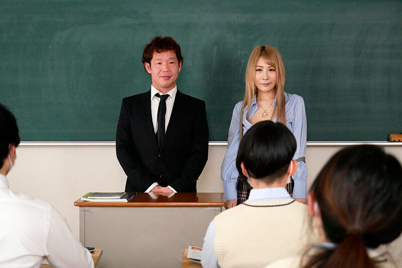 「足/脚」 派手な転校生はノーハンドフェラでチ○ポをギンギンにして精子...