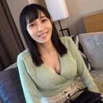 「足/脚」 経験人数1人の感度抜群パイパンりかちゃんに革命を。顔良し、神乳、尻女神！初めての東京で初めての全力セックスずら！ウブ女が気持ち良すぎてグショグショ4連潮吹き！！山梨美女によるグポグポフェラで口内射精＆ゴックン！セックスが終わってもオナニー用AV撮影… 逢見リカ 『FANZA』