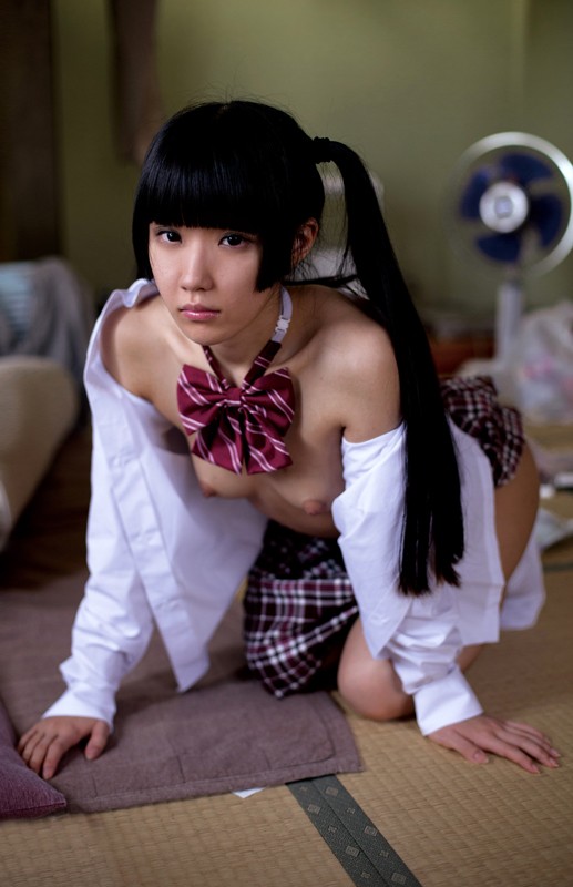 「足/脚」 犯●れ壊されたちっぱい娘 いちご 『FANZA』