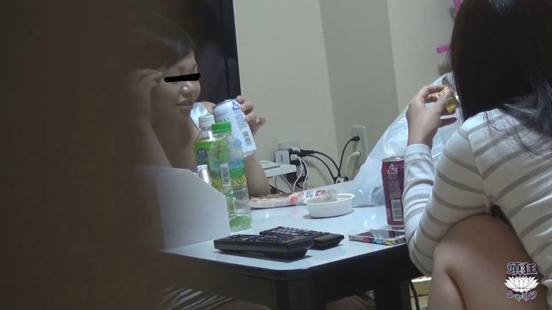 「足/脚」 女子寮夜●い 『FANZA』