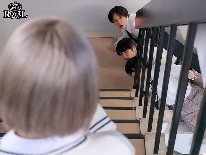 「足/脚」 思春期の性欲有り余る巨乳ギャル幼馴染と僕は授業もサボり精子...