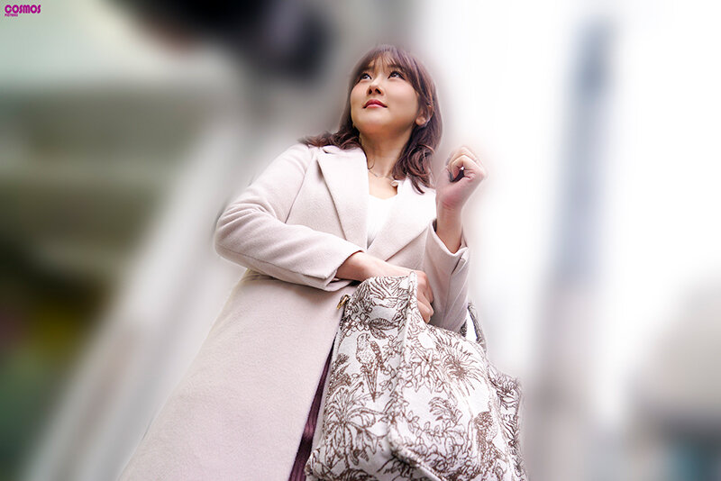 「足/脚」 素人妻が一般大学生の自宅にコンドーム1つ渡され一泊一度のゴ...