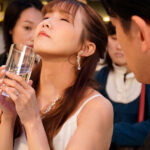 「足/脚」 黙ってエグい尻突き出してチ〇ポでヒィーヒィー言っとけ たっまんねぇブリブリ下品なケツしてっから俺に犯●れるんだよ 同窓会で久しぶりに会った友達に酔った私は姦通されて… 友田彩也香 『FANZA』