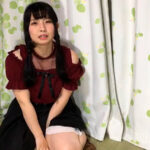 「足/脚」 女の子が自分で撮った秘密のおもらし 前多まこ 『FANZA』