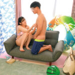 「足/脚」 おっぱいがこぼれそうな巨乳ビキニギャル＆M男くんが密室2人きりww「ほら精子出しなよ///でも勝手に出しちゃダメぇ～」敏感すぎるM男に大発情＆ドS痴女覚醒乳首舐め手コキ、顔騎、足コキ、罵倒で小悪魔寸止め//暴発しちゃうMチンに跨り杭打ち騎乗位でエロエロ腰振り… 『FANZA』