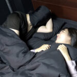 「足/脚」 「【F/M，M/Fくすぐり】パジャマの黒髪女の子とベッドでイチャイチャくすぐりあい！」 わかしラボVol.022- 3 白石のん 『FANZA』