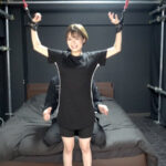 「足/脚」 「バンザイ拘束で苦手な腋のツボ入れ放題！ 20cmの小さい足裏もヌルヌルにして開発しちゃう！」WAKA-058 豊岡さつき 2 『FANZA』