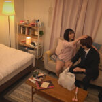 「足/脚」 カップル盗撮 仕事終わりで蒸れた彼氏のチ〇ポのエッチなニオイに興奮が止まらなくなる性欲旺盛彼女 『FANZA』