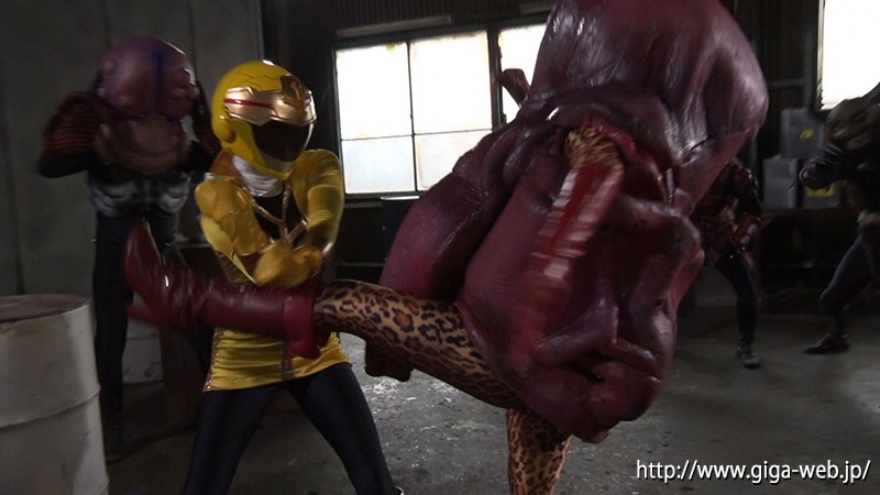 「足/脚」 ヒロイン陥落Vol.109 危うしカイザーイエロー！怪人集...