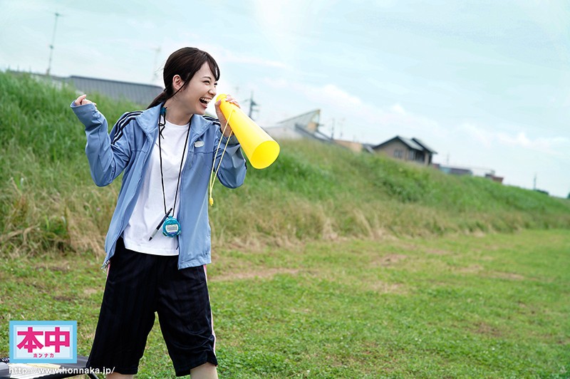 「足/脚」 サッカー部の女子マネージャーやってる身長小さめ現役女子大生...