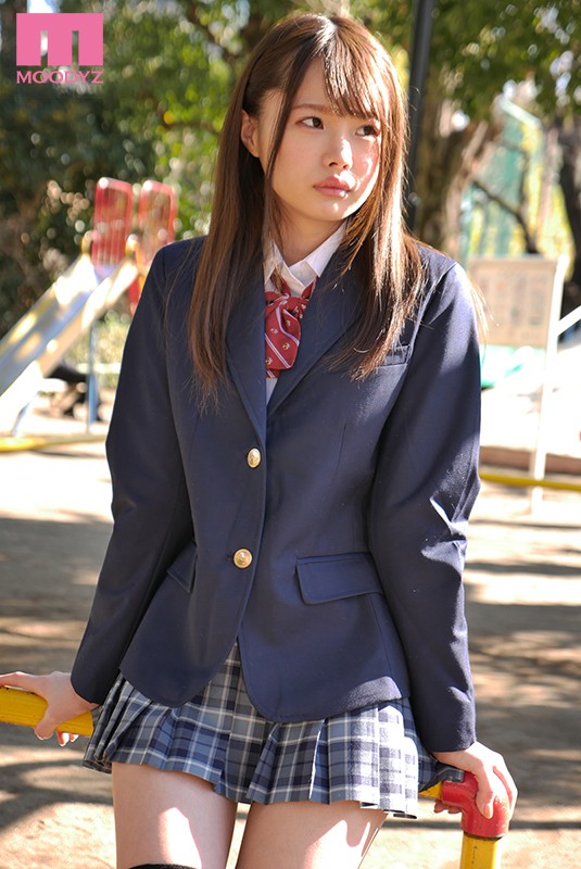 「足/脚」 絶対領域愛しのニーハイ制服美少女 松本いちか 『FANZA...