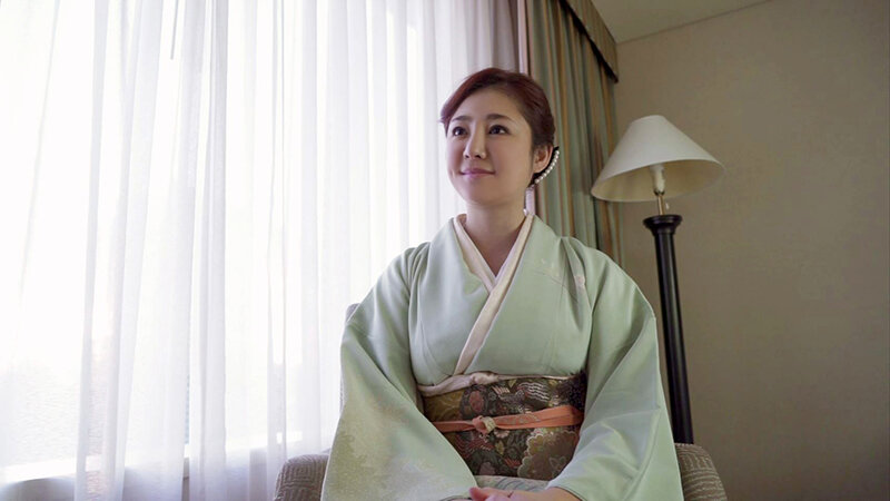 「足/脚」 人妻の花びらめくり 初音みのり 『FANZA』