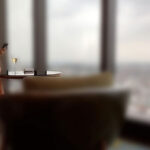 「足/脚」 オトナ美スタイル女子に出会える！噂の高層階BARラウンジ エッグい腰振り騎乗位でナマ5射精中出しSEX 木下ひまり 『FANZA』