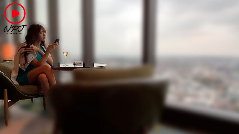 「足/脚」 オトナ美スタイル女子に出会える！噂の高層階BARラウンジ ...