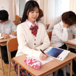 「足/脚」 実写版 生徒会長は真性露出狂 藍芽みずき 『FANZA』