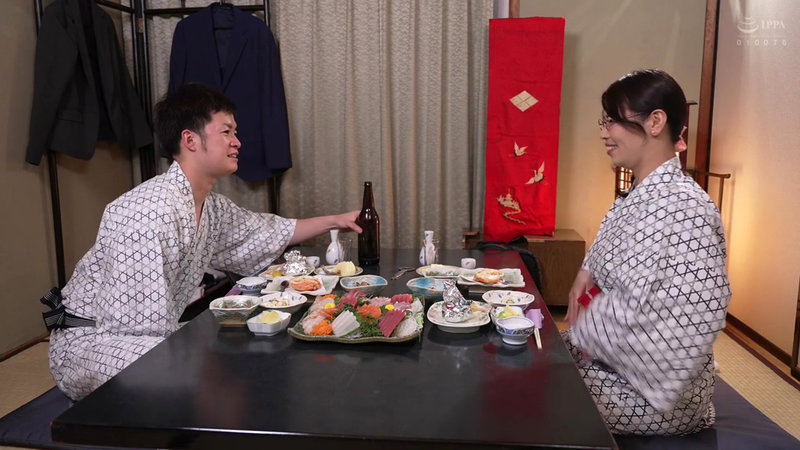 「足/脚」 憧れの女上司と 桃井しずか 『FANZA』