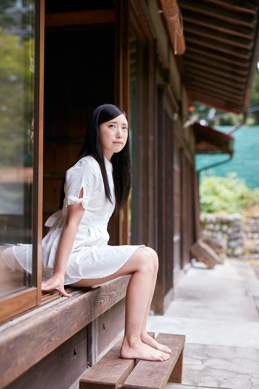 「足/脚」 「壊れそうになるくらい私を犯してほしい」 西野希 18歳 ...