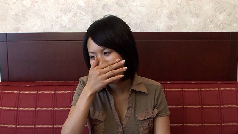 「足/脚」 旦那とはセックスレスな可愛い声が魅力的な美人妻！素人メンズ...