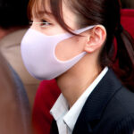 「足/脚」 パンスト穴あけ指入れ痴●でねっとり膣内をほじられ本気汁が滴るほど感じまくる美脚女 『FANZA』