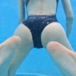 「足/脚」 生徒達をレ●プ魔に駆り立てたハイレグ競泳水着の股間と太もも… 魅惑すぎたエロ脚インストラクター輪●堕ち 星宮一花 『FANZA』