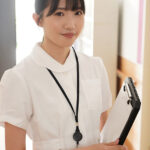 「足/脚」 ちび童貞達に媚薬を飲まされ昼間から病室で何度も中出しされる高身長170cm女ナース 鈴音まゆ 『FANZA』