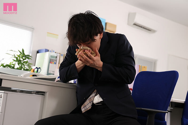 「足/脚」 僕の性癖に刺さる美脚女上司のノーパン直穿きパンスト挑発に負...