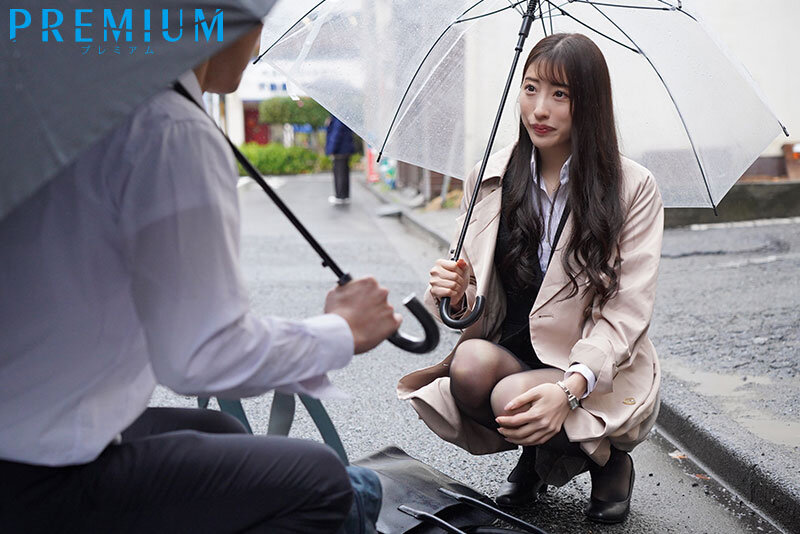 「足/脚」 倒れた一花先生を介抱して家に送ったら…スレンダー美脚と健気...