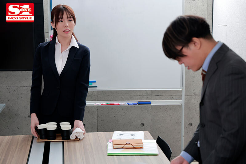 「足/脚」 相部屋NTR 絶倫上司と新入社員が朝から晩まで、不倫セック...