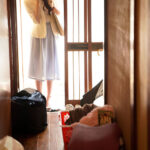 「足/脚」 もう何十年もセックスと無縁の飢えた性獣オヤジがいるゴミ屋敷に家庭訪問した死ぬほど不運な新任女教師 楓ふうあ 『FANZA』