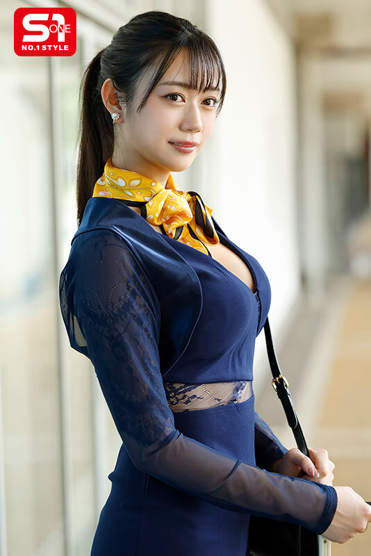 「足/脚」 「また飛べるならどんな事でもヤリます…」翼の折れた客室乗務...