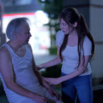 「足/脚」 ボケたお義父さんは性欲旺盛でお母さんと間違えたふりして立派なデカチンを見せつけてきて… 楓ふうあ 『FANZA』