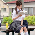 「足/脚」 野ションJ○を襲って開脚拘束放置したら我慢できずおしっこ噴射 『FANZA』