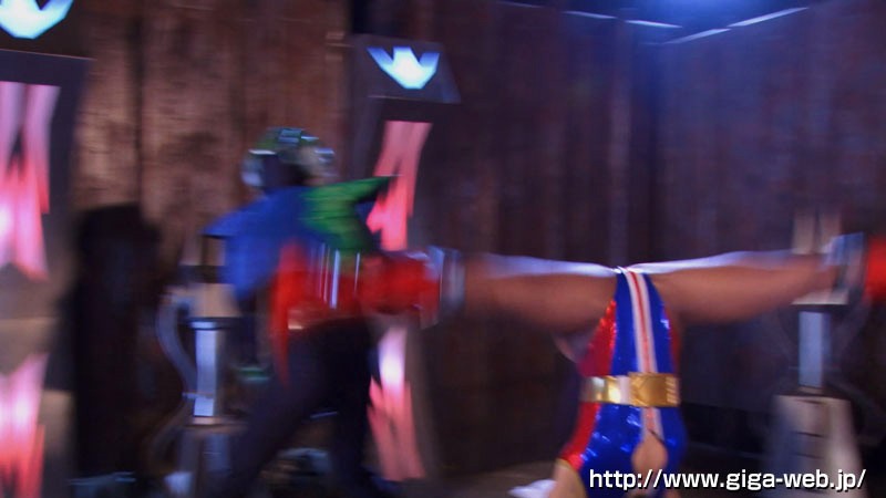 「足/脚」 ヒロイン磔オムニバス 西内るな 『FANZA』