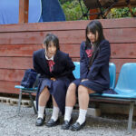 「足/脚」 野ション女子○生連鎖開脚拘束おしっこ噴射3友達の前でおしっこ噴射するポニテ美少女 皆月ひかる 『FANZA』