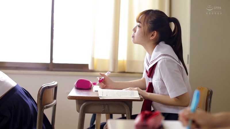 「足/脚」 あの頃、制服美少女と。 林愛菜 『FANZA』